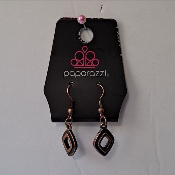 Paparazzi Fashion Geocentric Multi Necklace with Earrings Brushed Antique - Picture 5 of 5